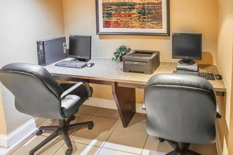 Hotel Quality Inn And Suites St Charles -west Chicago