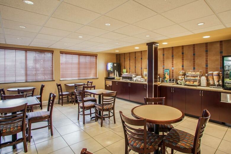 Hotel Quality Inn And Suites St Charles -west Chicago