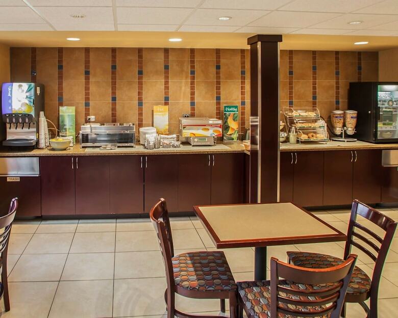 Hotel Quality Inn And Suites St Charles -west Chicago