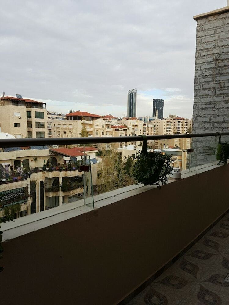 Janty Apartments