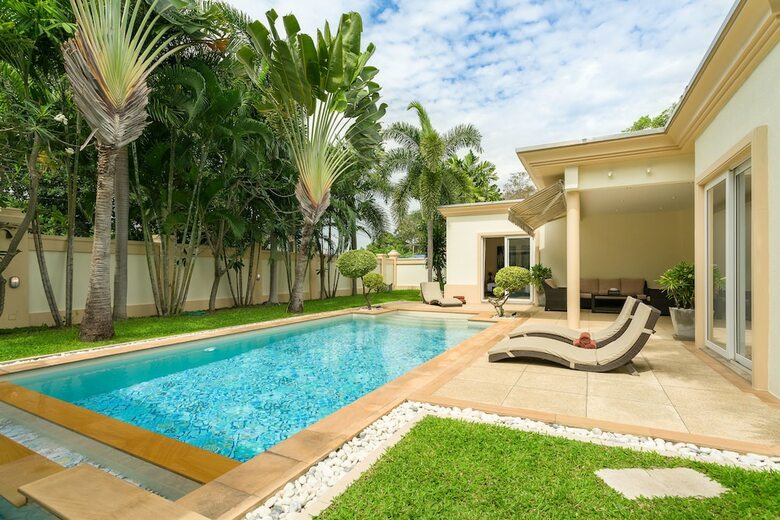 Luxury Pool Villa Srv