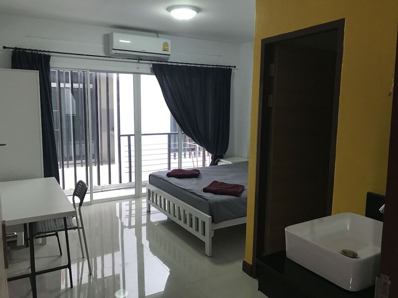 Hostal Bedbox Guesthouse & Hostel