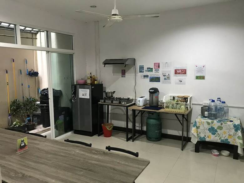 Hostal Bedbox Guesthouse & Hostel