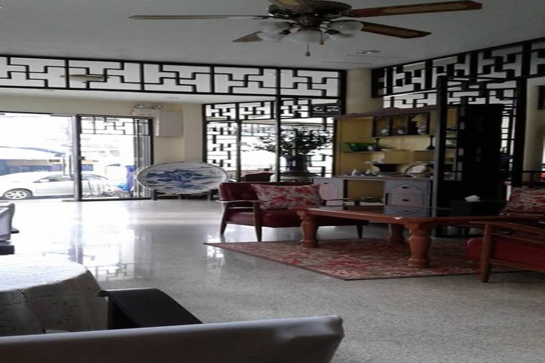 Hostal Srisomboon Hostel