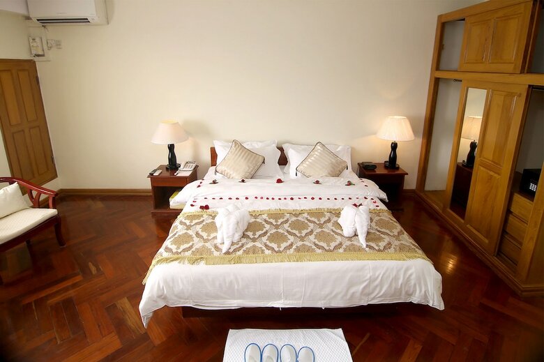 Shwe Htee Hotel