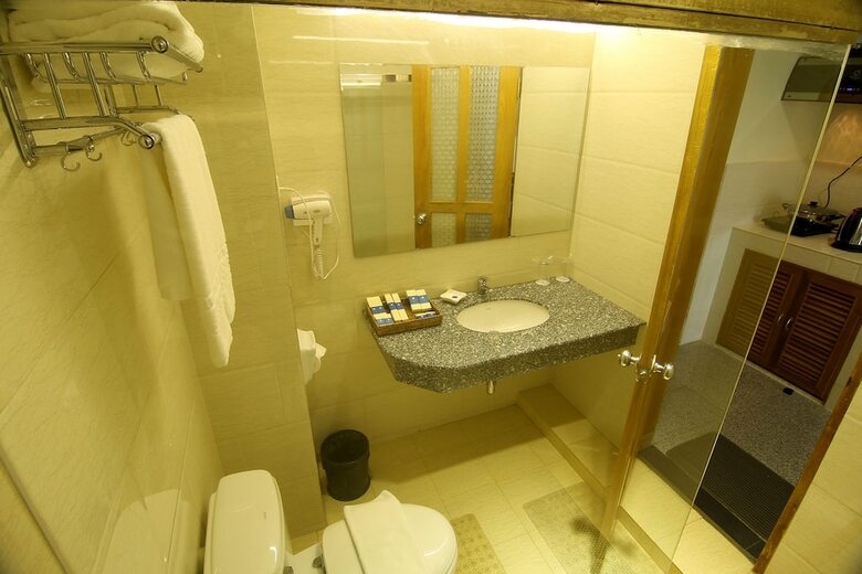 Shwe Htee Hotel