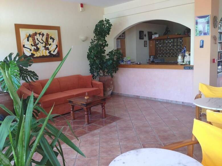 Aloni Hotel