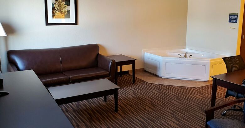 Hotel Cobblestone Inn & Suites - Maryville