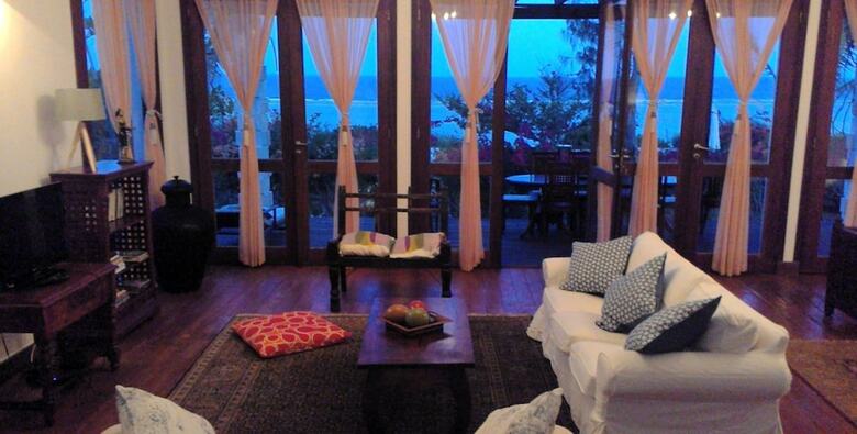 Bed & Breakfast Karabai Villa