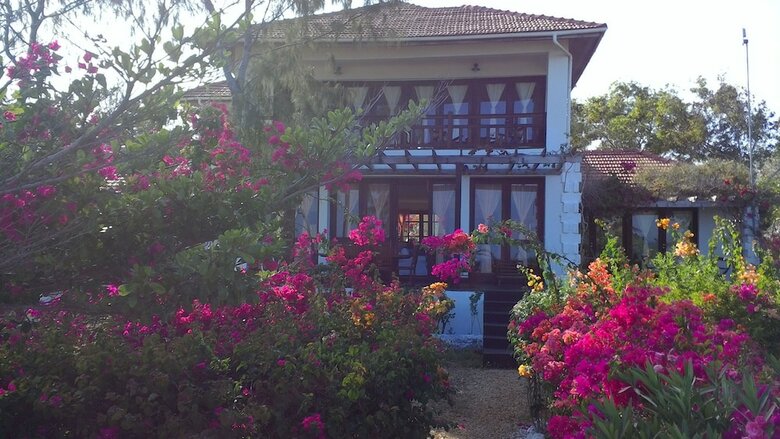 Bed & Breakfast Karabai Villa