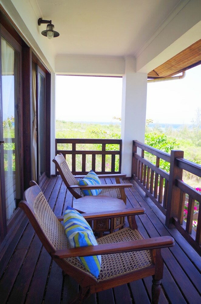 Bed & Breakfast Karabai Villa