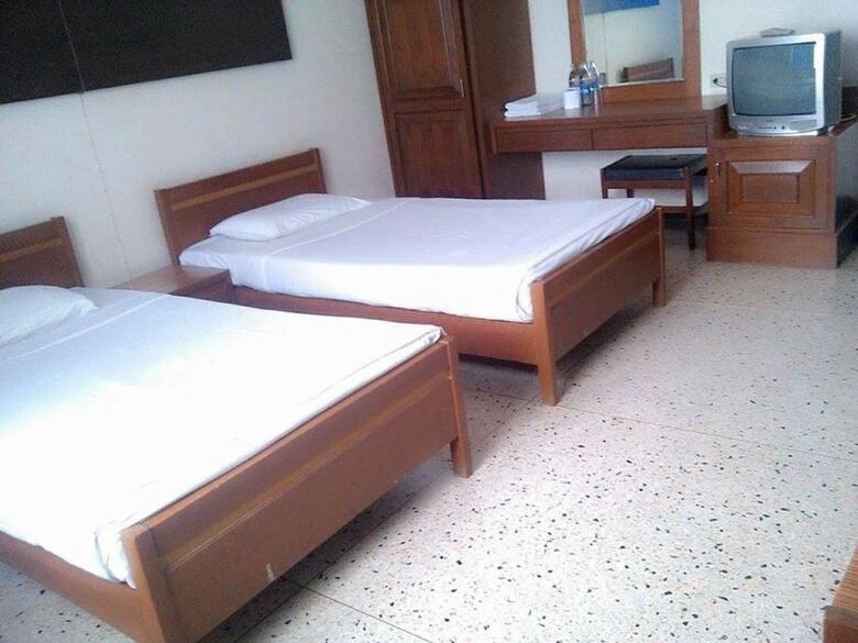 Petch Pailyn Hotel