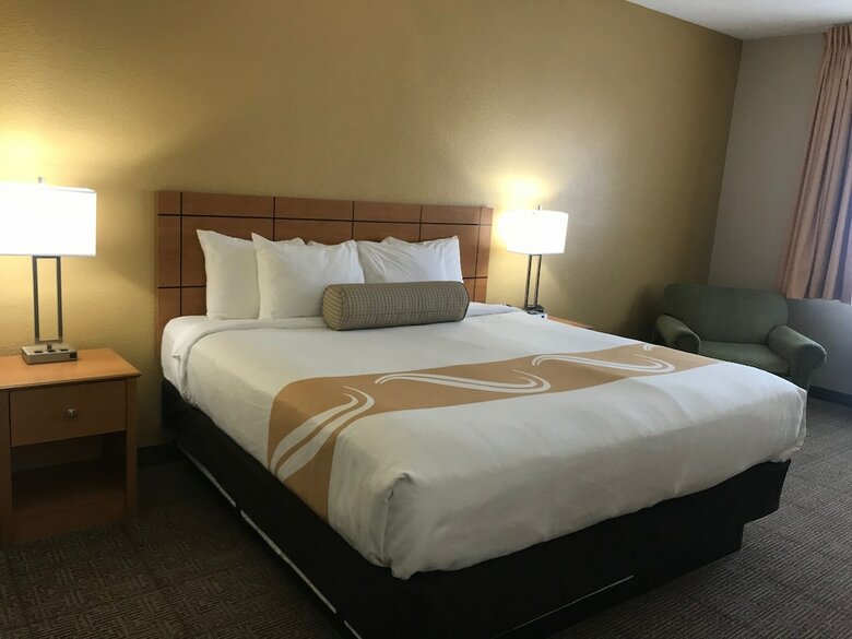 Hotel Quality Inn & Suites