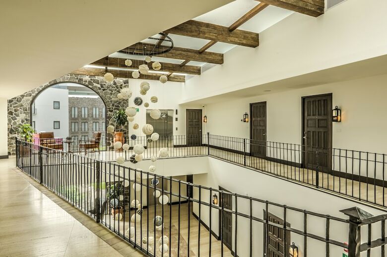 Azul Talavera Hotel