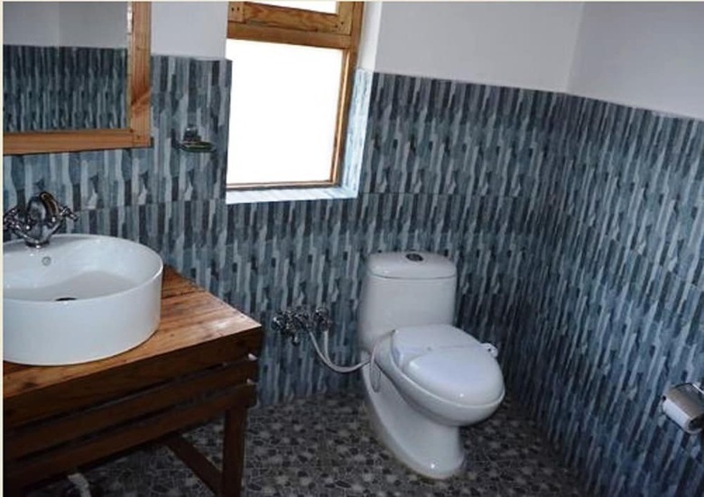 Hotel Mystique Meadows Earth Homes