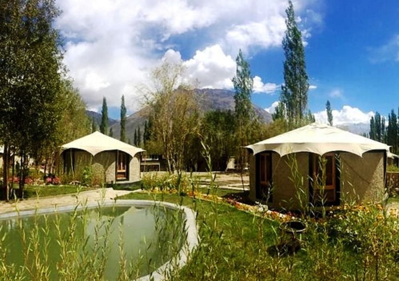 Hotel Mystique Meadows Earth Homes