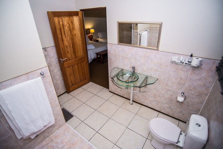Hotel Adelante Lodge