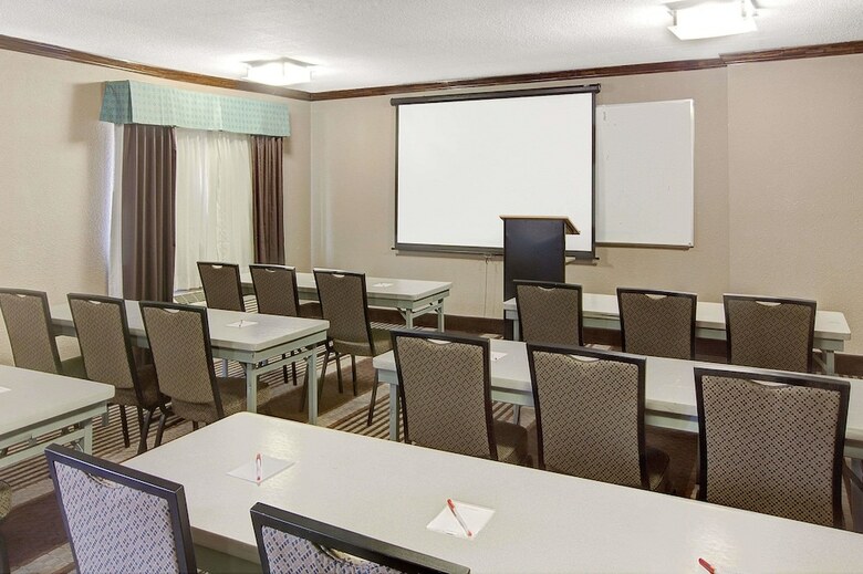 Hotel Ramada By Wyndham Houston Intercontinental Airport South