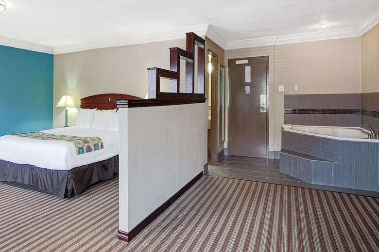 Hotel Ramada By Wyndham Houston Intercontinental Airport South