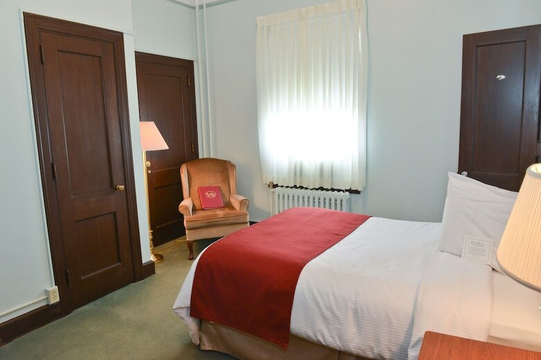 Penn Wells Historic Hotel