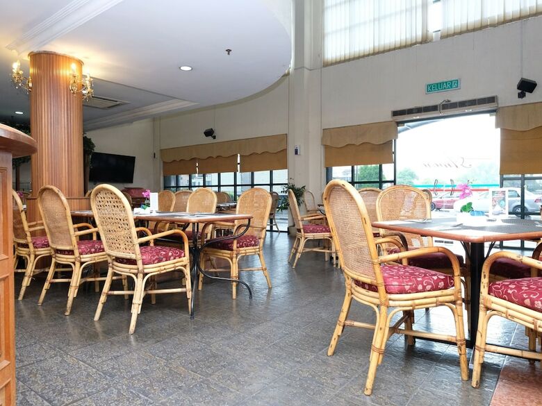 Hotel Oyo 44098 Sutera Inn Prima