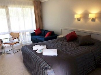 Town & Country Motor Inn