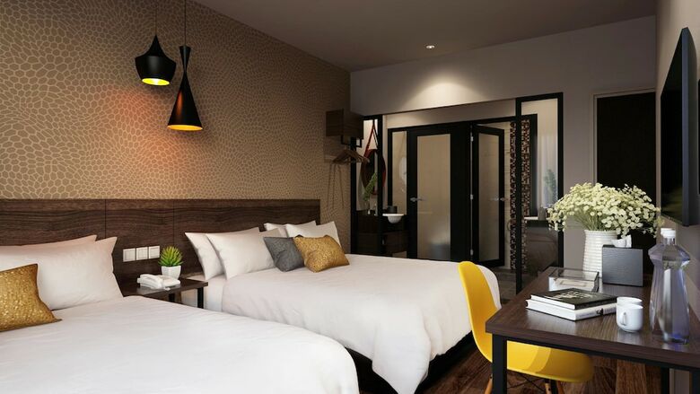 The Square Hotel