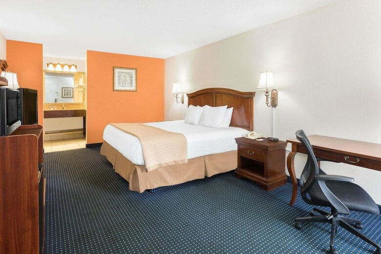 Hotel Baymont By Wyndham Rocky Mount I-95