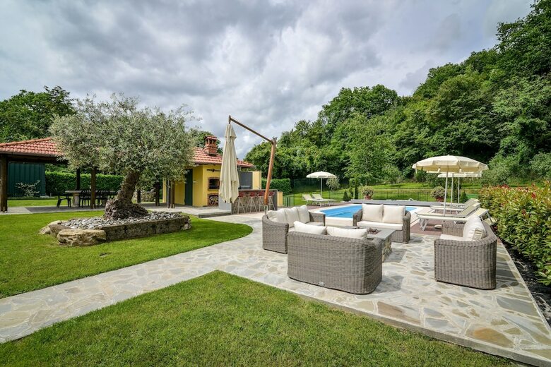 Villa Ariola