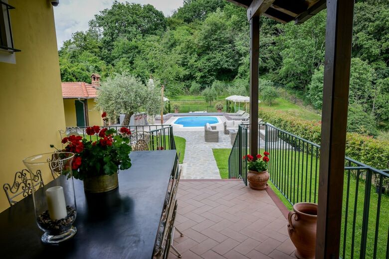 Villa Ariola