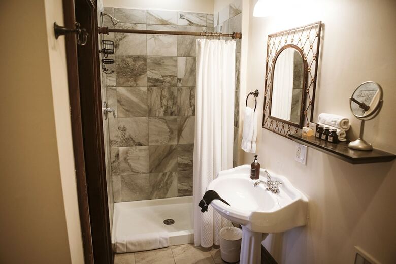 Biltmore Village Inn Bed And Breakfast