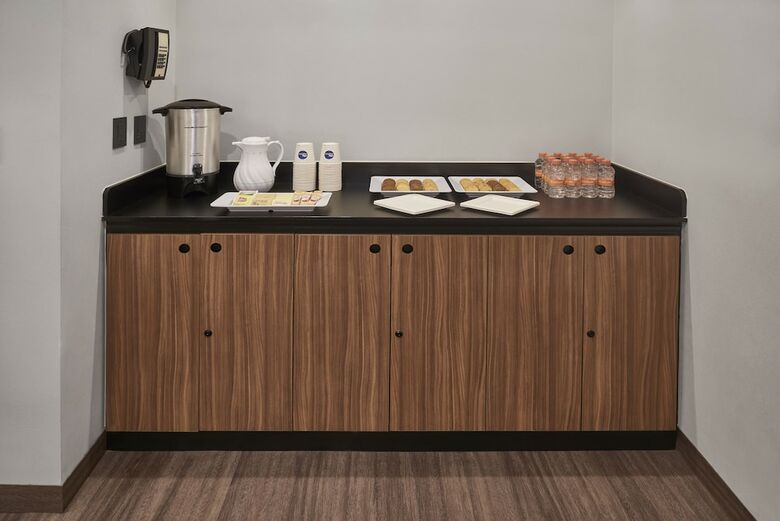 Hotel City Express La Raza