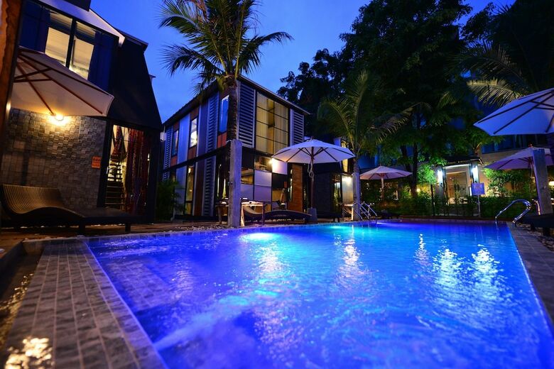Bukit Pool Villas