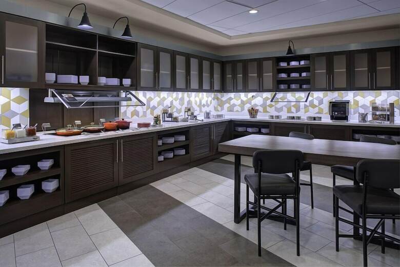 Hotel Hyatt Place Dallas / The Colony
