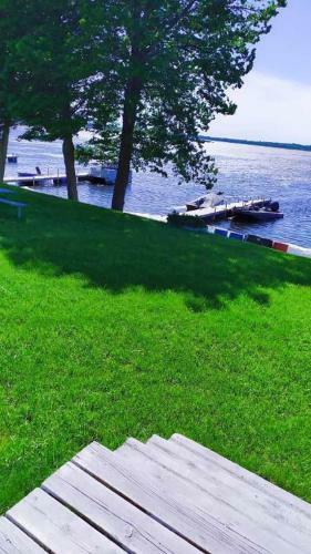 Lunge Haven Cottages & Boating Club