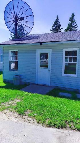 Lunge Haven Cottages & Boating Club
