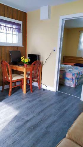 Lunge Haven Cottages & Boating Club