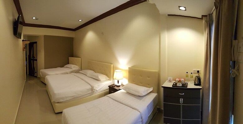 Hotel Al-safina Kijal Beach Resort