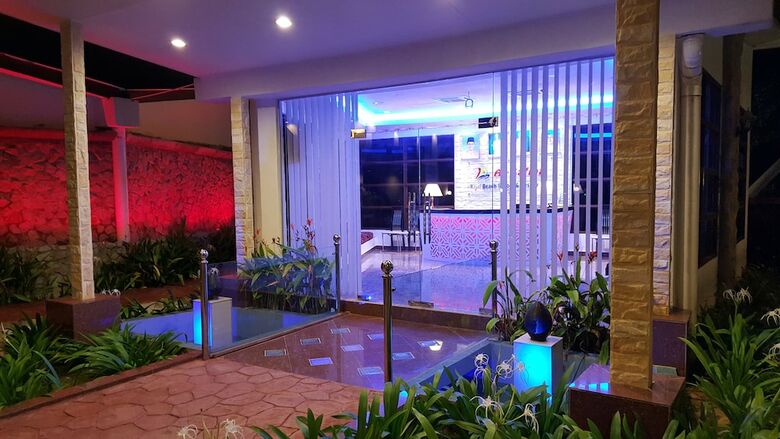 Hotel Al-safina Kijal Beach Resort