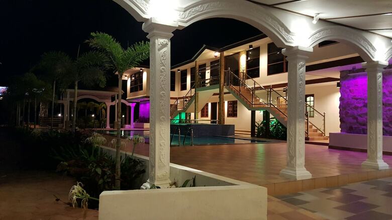 Hotel Al-safina Kijal Beach Resort