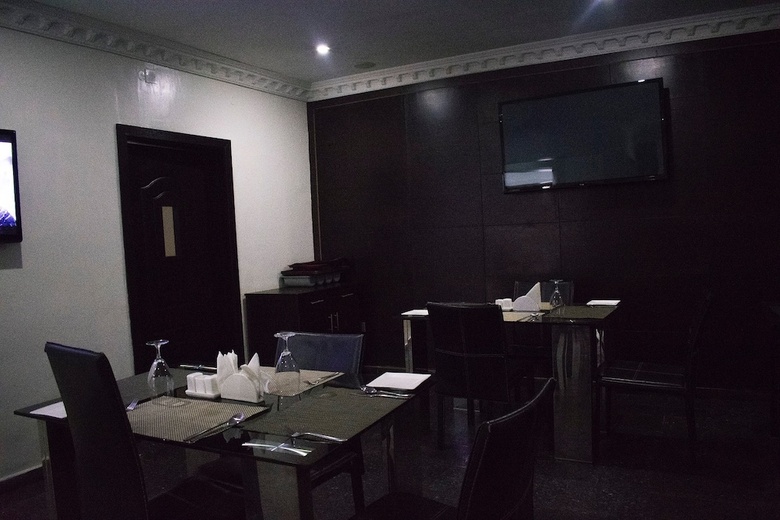 Maidaville Hotel And Suites