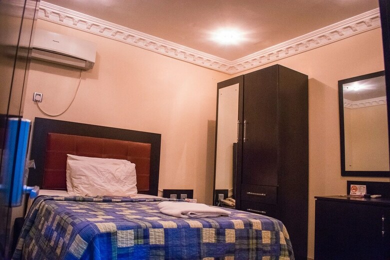 Maidaville Hotel And Suites