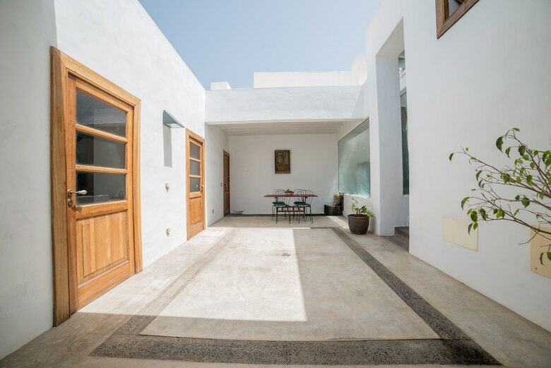 Lanzarote Villa Historica Con Terraza Y Jard�n By Lightbooking