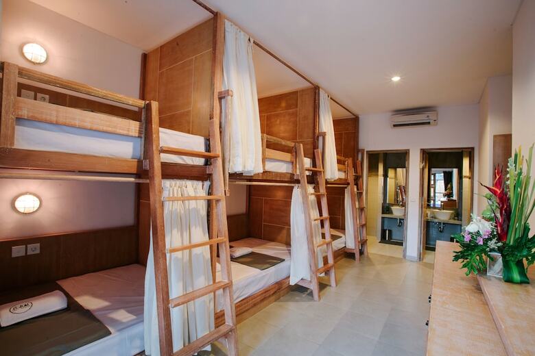 Hostal Lokal Bali Hostel