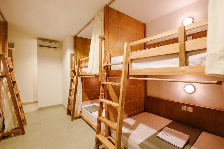 Hostal Lokal Bali Hostel