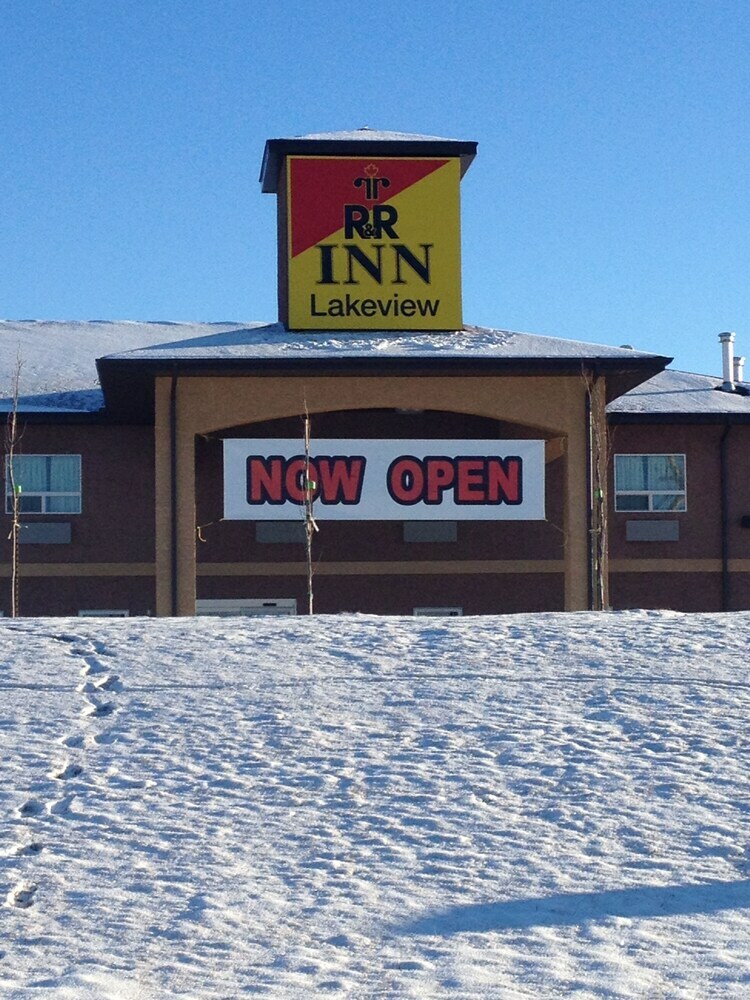 Hotel R & R Lakeview In Hardisty