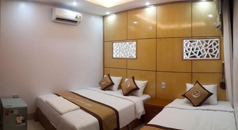 Jeanne Hotel