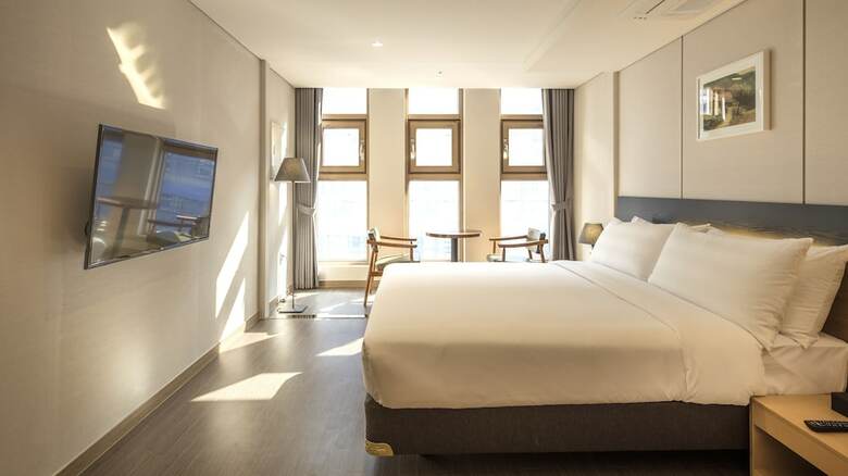 Luce Bridge Hotel