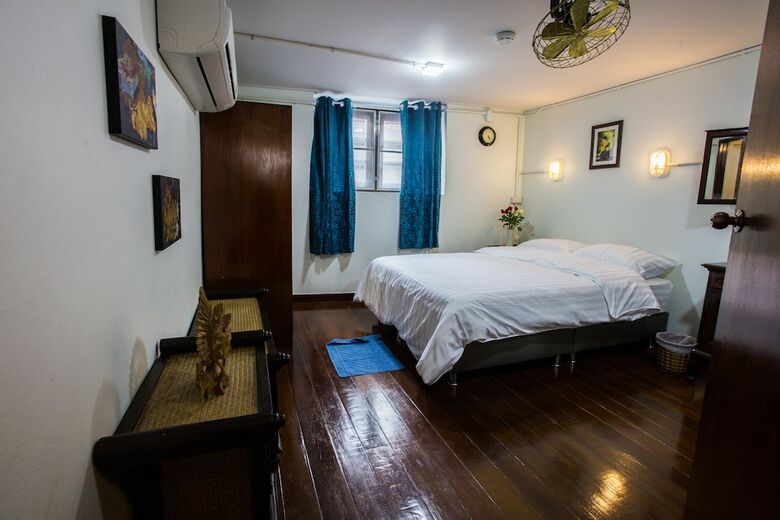 Hostal Baan Gaysorn Hostel