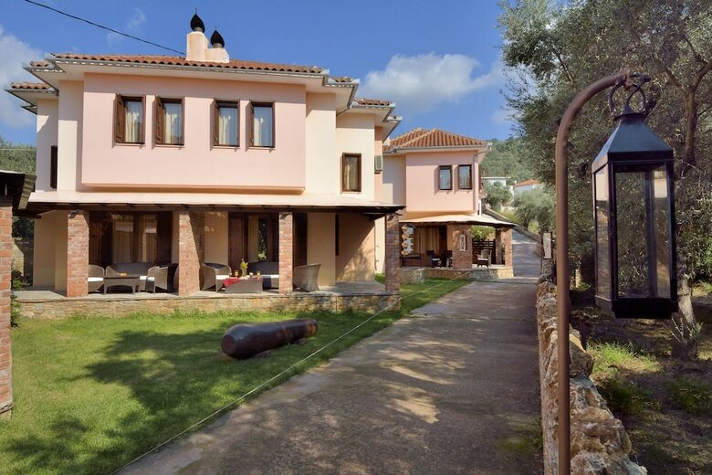 Apartamentos Symmetron Suites